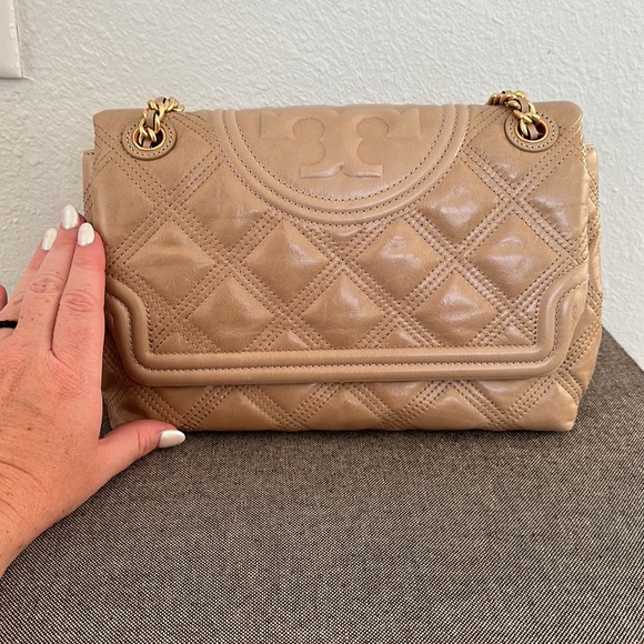 NWT Tory Burch Fleming Soft Glazed convertible shoulder bag. Almond flour. - Picture 2 of 6